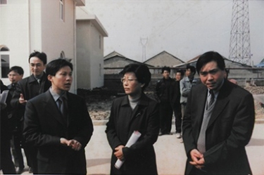 2001年2月20日，时任国度环保局副局长汪纪戎一行视察公司